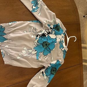 Women’s size small blouse. New York & Company